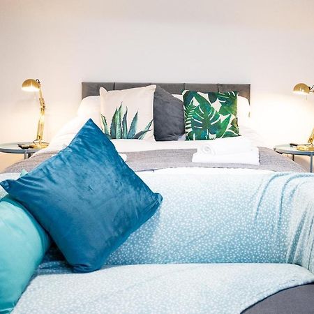 Elmo River Studios - 6 En-Suites In Wallasey - Easy Parking - Short And Long Stays Welcome Eksteriør bilde