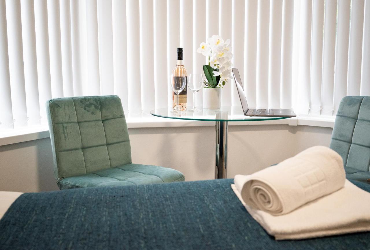 Elmo River Studios - 6 En-Suites In Wallasey - Easy Parking - Short And Long Stays Welcome Eksteriør bilde