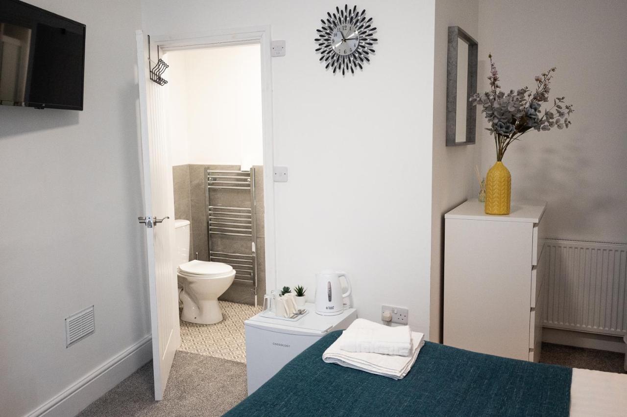 Elmo River Studios - 6 En-Suites In Wallasey - Easy Parking - Short And Long Stays Welcome Eksteriør bilde