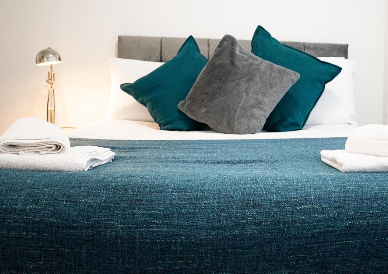 Elmo River Studios - 6 En-Suites In Wallasey - Easy Parking - Short And Long Stays Welcome Eksteriør bilde