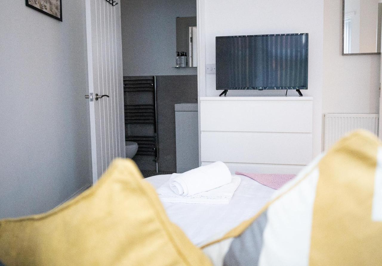 Elmo River Studios - 6 En-Suites In Wallasey - Easy Parking - Short And Long Stays Welcome Eksteriør bilde