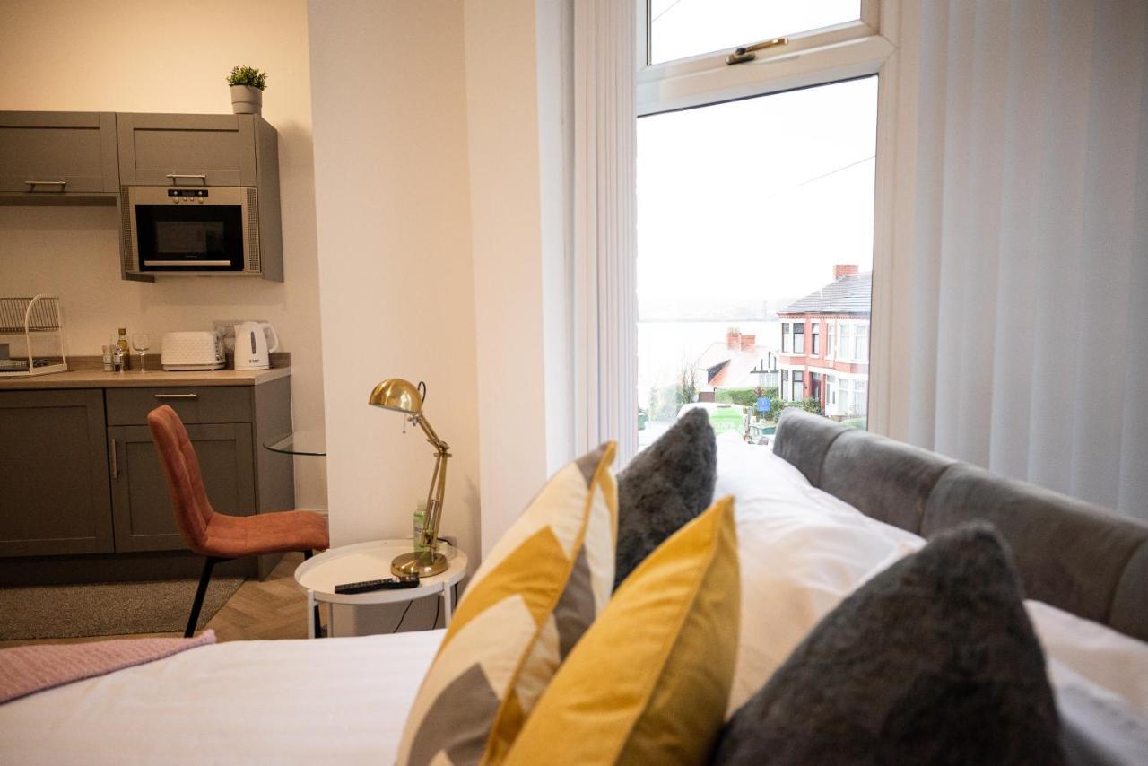 Elmo River Studios - 6 En-Suites In Wallasey - Easy Parking - Short And Long Stays Welcome Eksteriør bilde