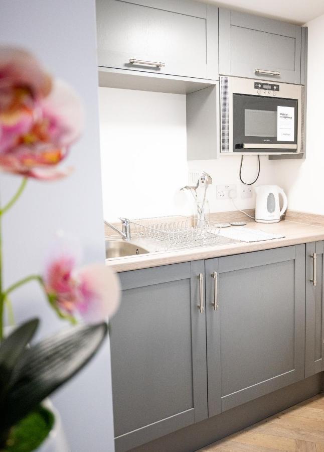 Elmo River Studios - 6 En-Suites In Wallasey - Easy Parking - Short And Long Stays Welcome Eksteriør bilde